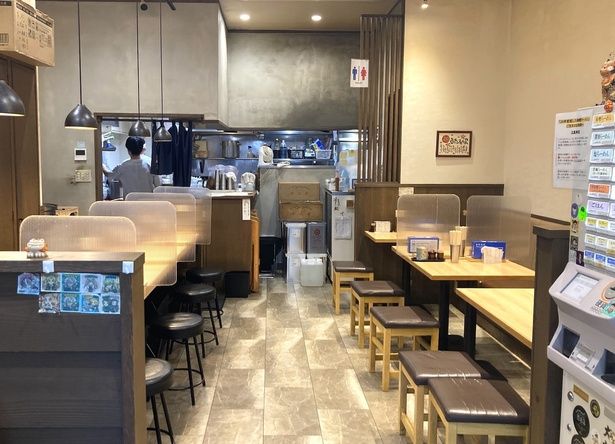 味噌以外にも醤油、塩、サイドメニューのカレーなどメニューは豊富