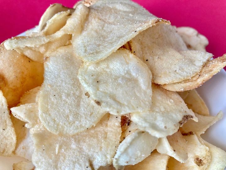 味が濃くてビールが進む！？【ファミマ】旨味ばっちりのポテトチップス