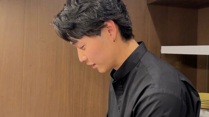 【写真・画像】「吉沢亮や成宮寛貴に似ていると言われます」イケメンすぎるおにぎり屋さんに驚きの声「かっこいい！」 1枚目