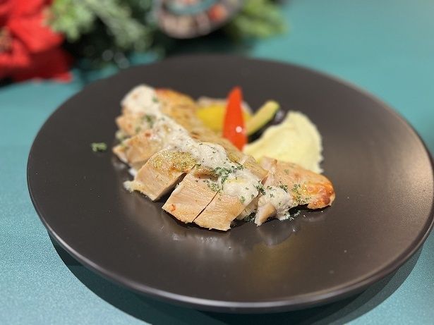 「具だくさんチーズクリーム入り 五穀味鶏胸肉ローストのホリデープレート」