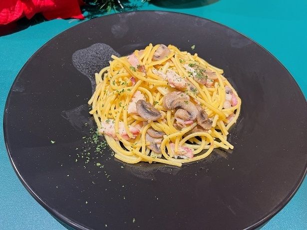 「香るスモークチキンときのこのペペロンチーノ」