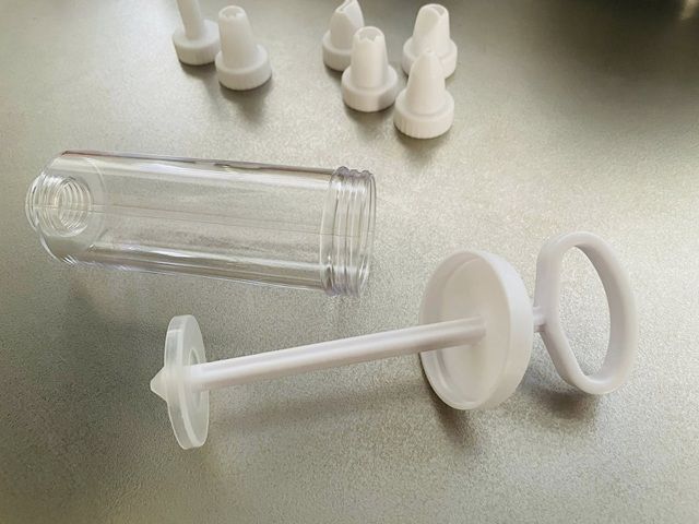 ダイソー クリーム絞り器セット お手入れがラク