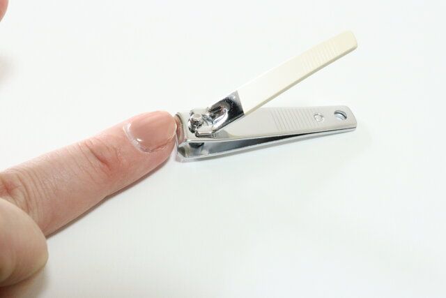 ダイソーのネイルケアセット（4個）のつめ切り