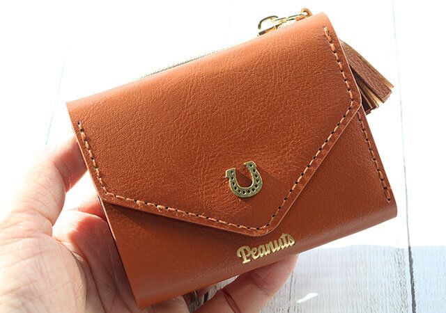 宝島社ムック付録のSNOOPYのYEAR OF THE HORSE MINI WALLET7