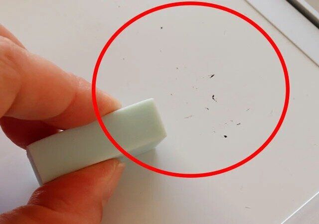 ダイソーの消しゴムみたいなホワイトボードの汚れ取り