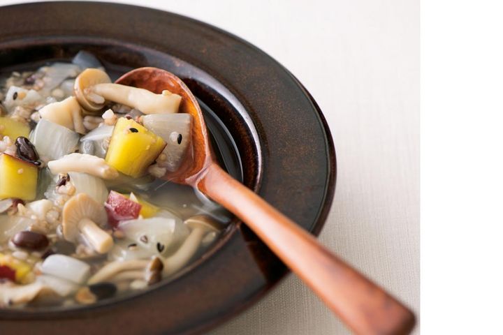 脂肪燃焼をサポートするデトックススープ！雑穀入り簡単美腸＆美肌レシピ【ダイエット】