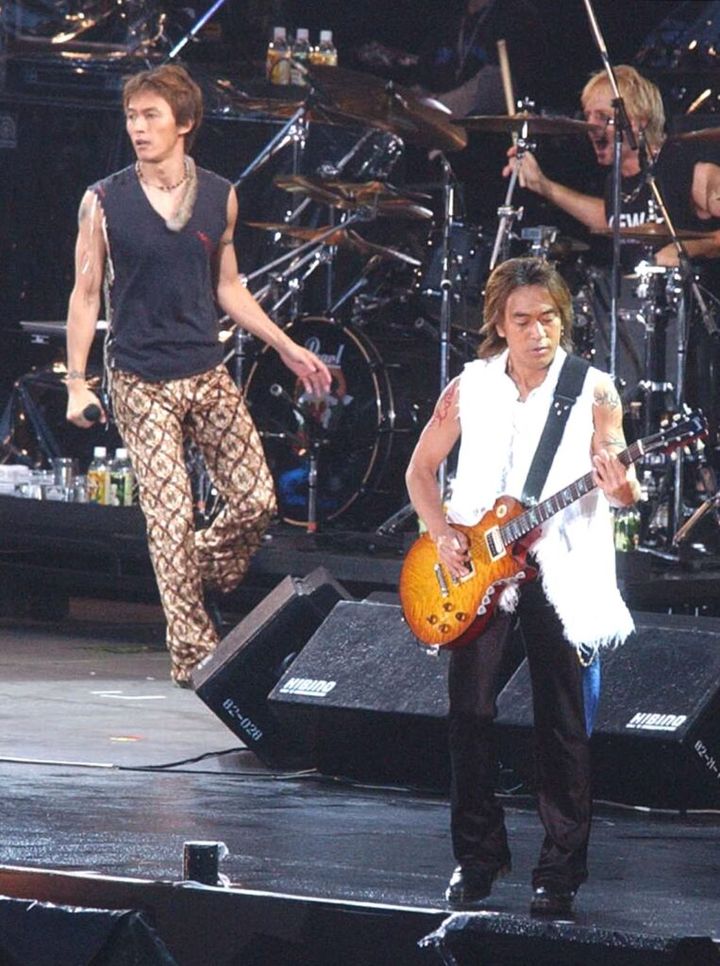 現在ドームツアー開催中のB’z に関する驚きのニュースが飛び込んで来ました!