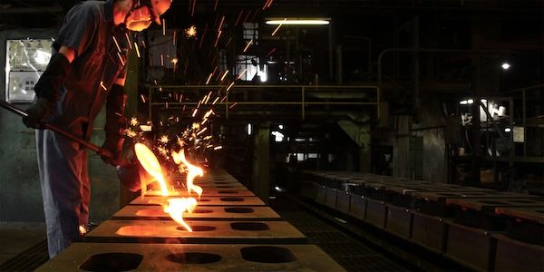 家庭で専門店のカリとろ食感を再現！及源鋳造が渾身のたこ焼き器「てつだこ」を新発売