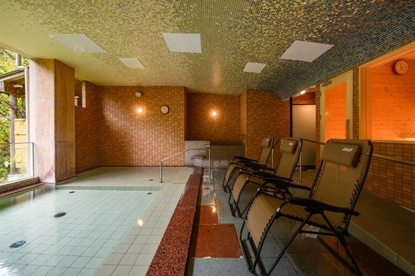 【石川県加賀市】老舗旅館「白鷺湯たわらや」の大浴場にサウナと水風呂、半露天風呂が新登場！