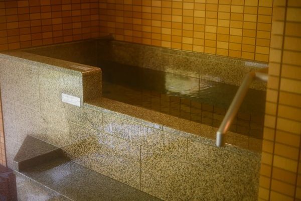 【石川県加賀市】老舗旅館「白鷺湯たわらや」の大浴場にサウナと水風呂、半露天風呂が新登場！