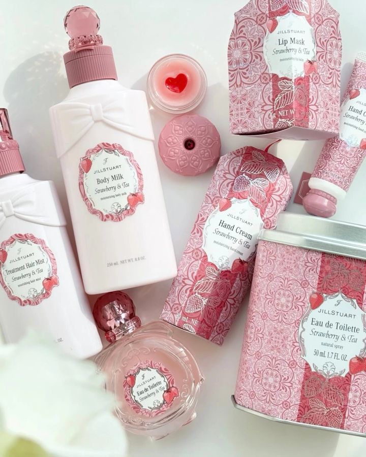 ジルスチュアート ストロベリー＆ティーの香り 限定復刻