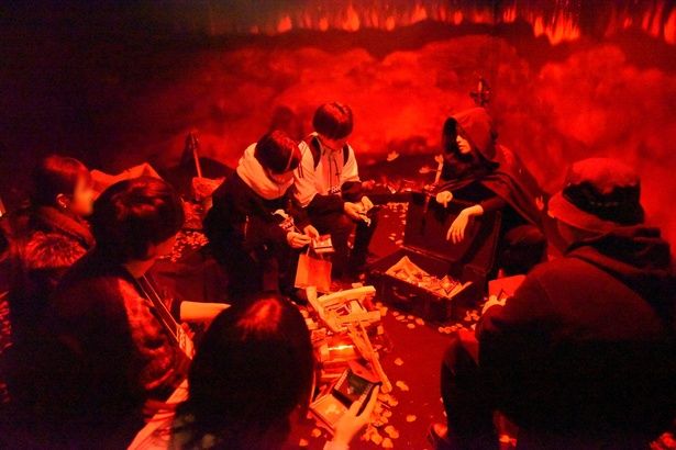 『果てしなきスカーレット』の世界観を表現した空間 (C)2006 TK/FP (C)2009 SW F.P. (C)2012 W.C.F.P (C)2015 B.B.F.P (C)2018 CHIZU ｩ2021 CHIZU (C)2025 CHIZU