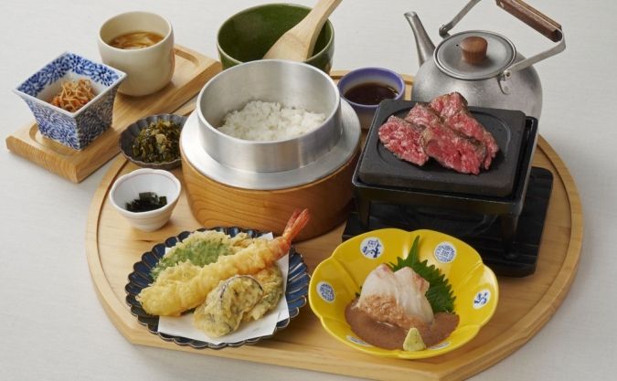 銀しゃりとだし茶漬け 釜のうさぎ／和牛の石焼きと海老と野菜の天婦羅豪華御膳