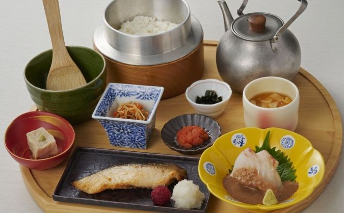 銀しゃりとだし茶漬け 釜のうさぎ／銀鱈の西京焼きと鯛の胡麻ダレ御膳