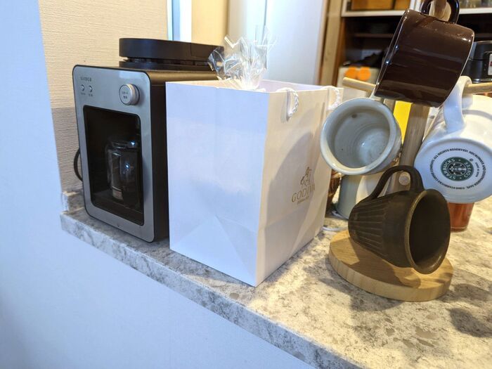 『余りすぎた紙袋』を使い切る方法！「もう放置するのは卒業♡」実用＆おしゃれアイデア5選