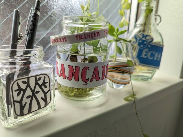 『余りすぎた紙袋』を使い切る方法！「もう放置するのは卒業♡」実用＆おしゃれアイデア5選