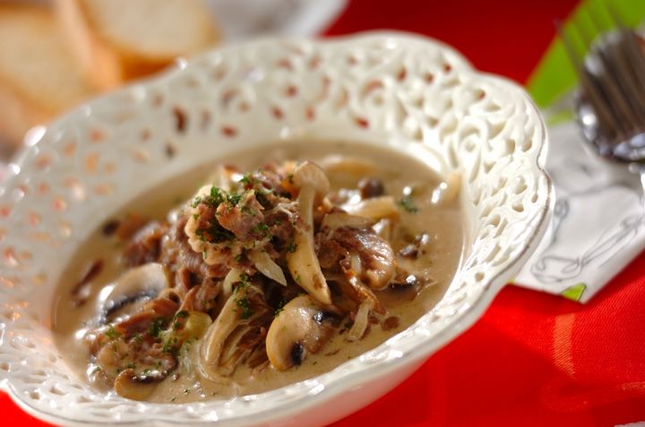 おもてなしに！白いビーフストロガノフ