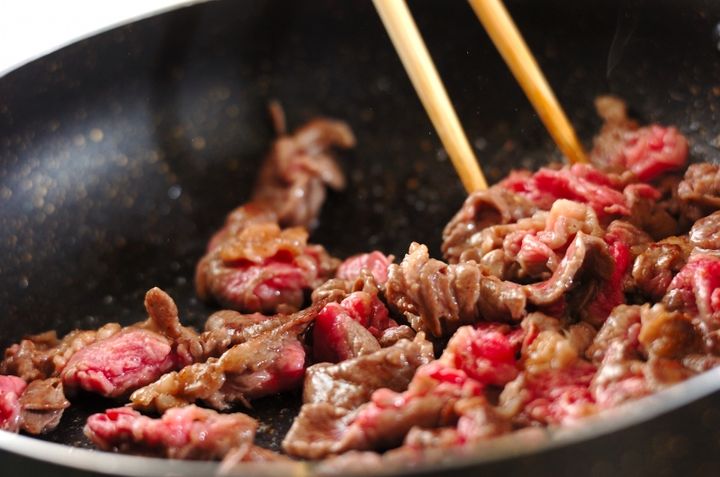 おもてなしに！白いビーフストロガノフの作り方1