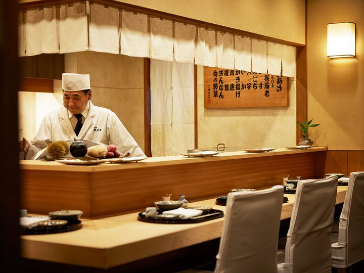 新橋『銀座 天あさ』の内観