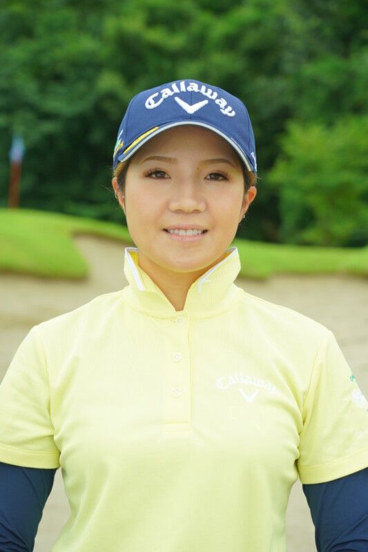 正しいパターの構えはどっち？パターを吊って近づけば１メートルは外さない