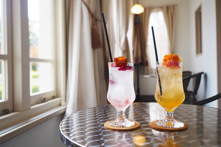 白亜の文化財カフェで絶品パスタランチ♪ レトロ建築と西洋庭園に浸る癒やしのひとときを「豊門カフェ」