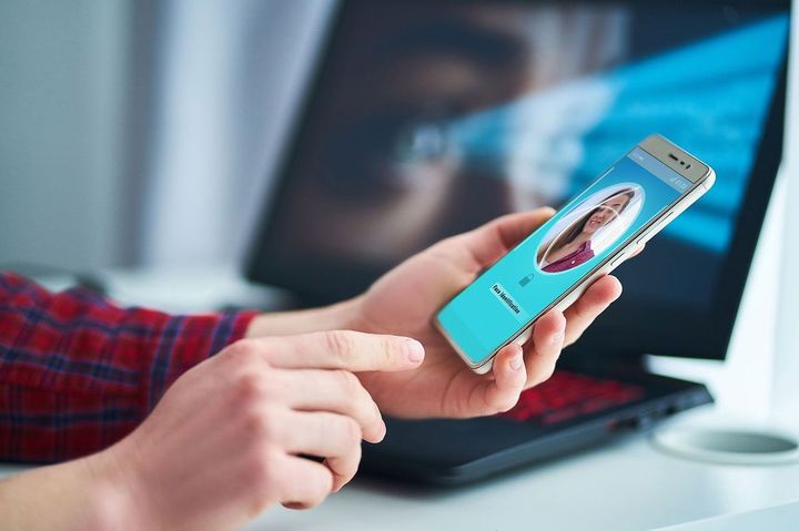 スマホの顔認証システム