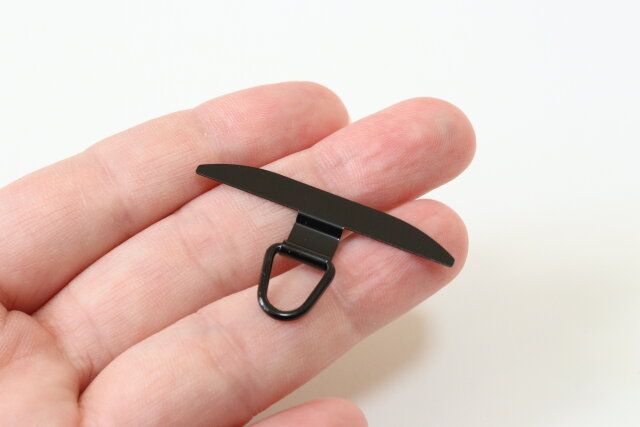ステンレス製スマホストラップホルダー（BK） 素材感