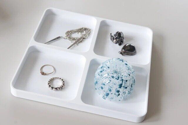 ダイソー 卓上収納ケース（組み立てタイプ、台座、4ブロック）