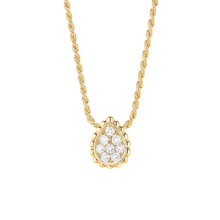 「セルパンボエム」ペンダント エクストラスモール（YG×ダイヤモンド）￥473,000〈予定価格〉／BOUCHERON