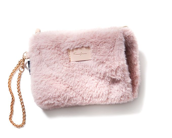 around3000円でママ友へギフトを贈る♪ 寒い日のお出かけもあったか！ 両手を温められる「カイロポーチ」のご紹介の画像1