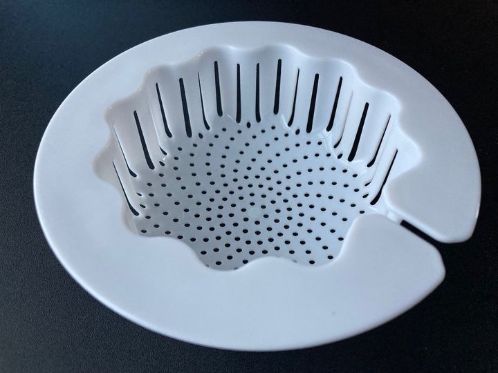 種類が豊富！排水溝ゴミ受けは100均で｜ステンレス製や洗面台用にも注目