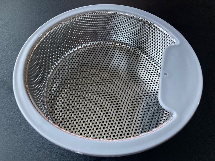 種類が豊富！排水溝ゴミ受けは100均で｜ステンレス製や洗面台用にも注目