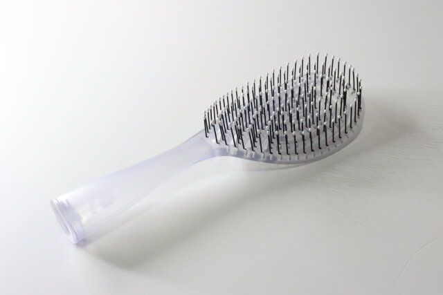立てられる乾きやすいブローブラシ（クリア・楕円） ダイソー ヘアケア