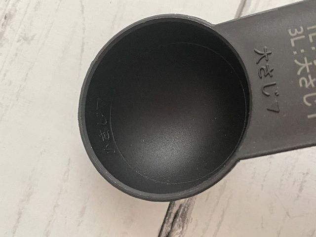 ダイソー「パスタメジャー付計量スプーン」大さじ、小さじ
