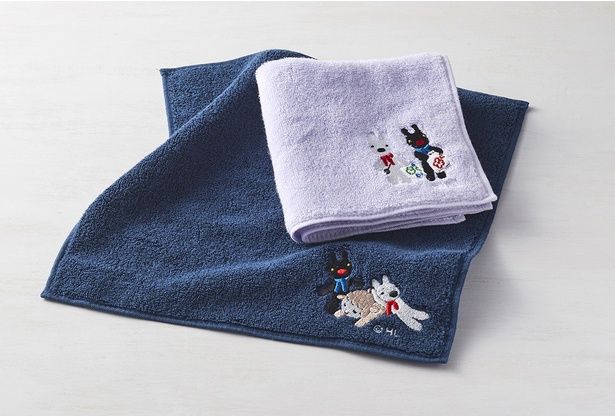 「今治ハンカチ2枚セット」(各2200円)ラベンダー＆ネイビー