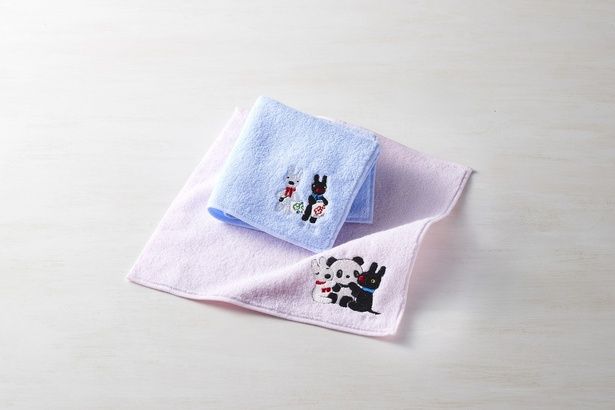 「今治ハンカチ2枚セット」(各2200円)ピンク＆ブルー