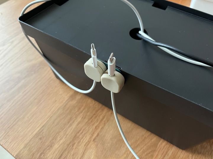 100均のコード収納が優秀すぎ！ダイソー・セリア・キャン★ドゥで買った9商品を紹介