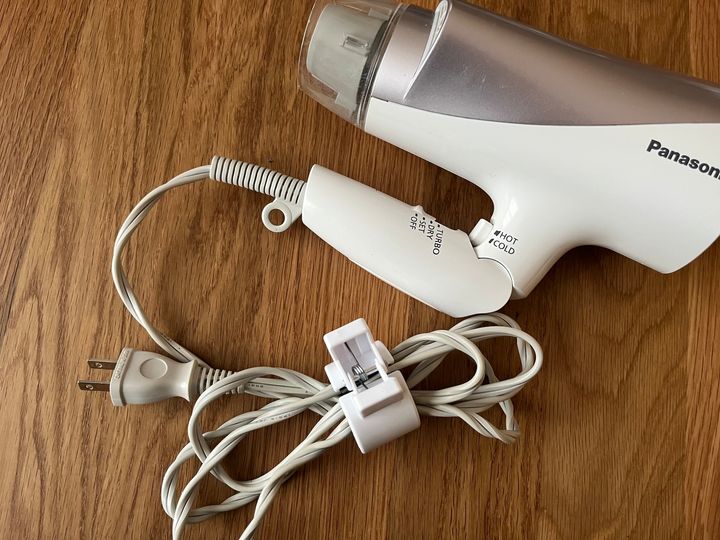 100均のコード収納が優秀すぎ！ダイソー・セリア・キャン★ドゥで買った9商品を紹介