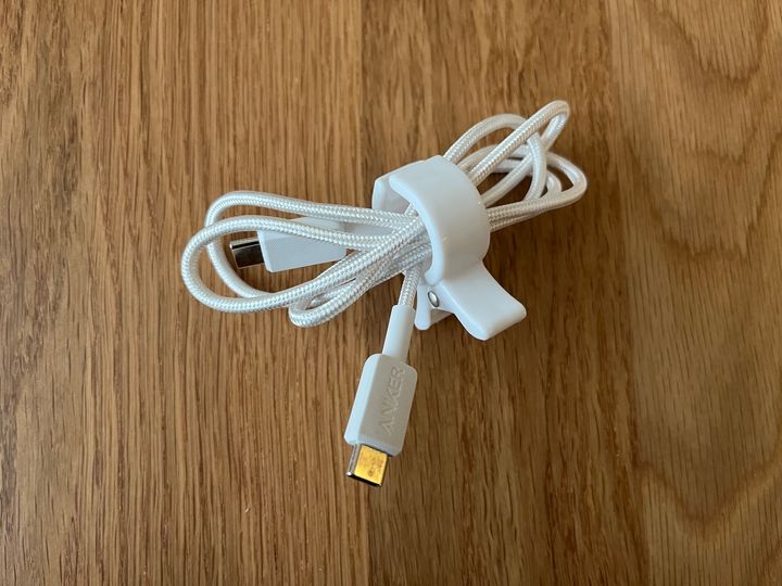 100均のコード収納が優秀すぎ！ダイソー・セリア・キャン★ドゥで買った9商品を紹介