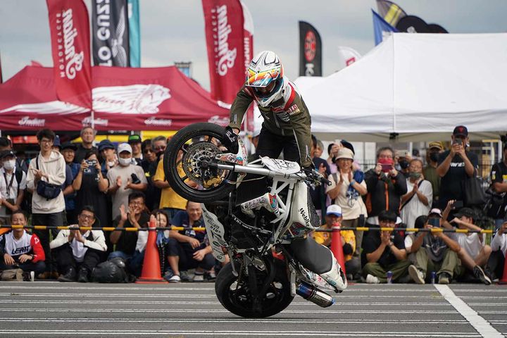 アメリカやヨーロッパ、アジアなど世界各国でスタントライダーとして活躍してきた。コンペから離れた現在も全国各地のイベントでのショーで多忙な日々を送る