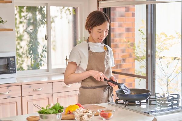 薬膳クッキー専門店「tsukihi」から「冬缶」登場！クリスマスバージョンも用意