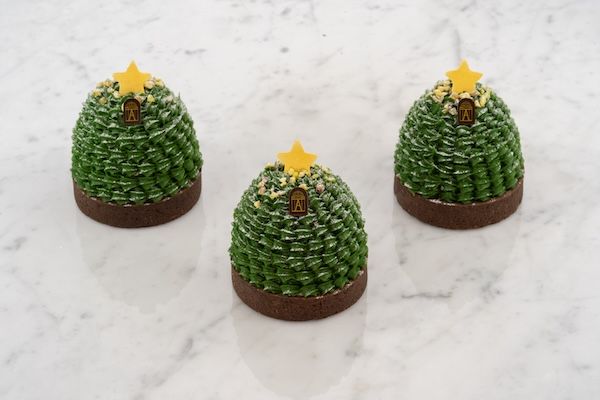 パリ発「アンジェリーナ」のXmas限定スイーツ！クリスマスツリー型のモンブランも登場