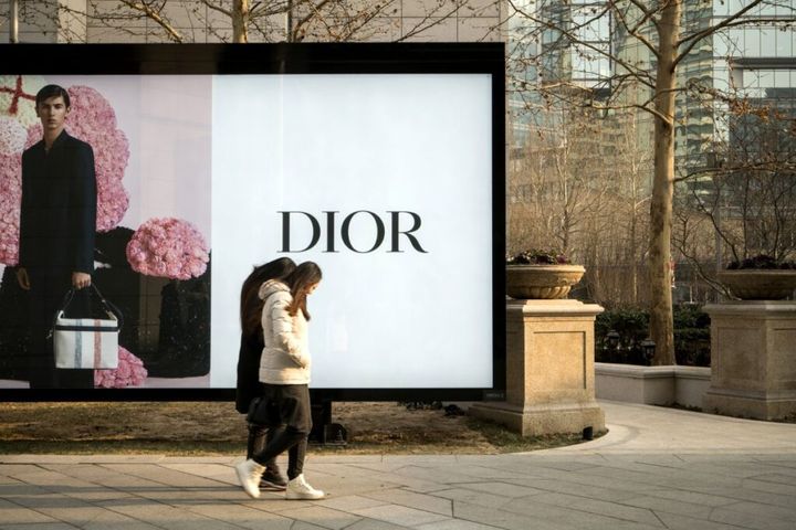 世界的なラグジュアリーブランド、Dior（ディオール）のパレット「ディオール バックステージ フェイス グロウ パレット」が9日、X上で一躍、話題にのぼりました。