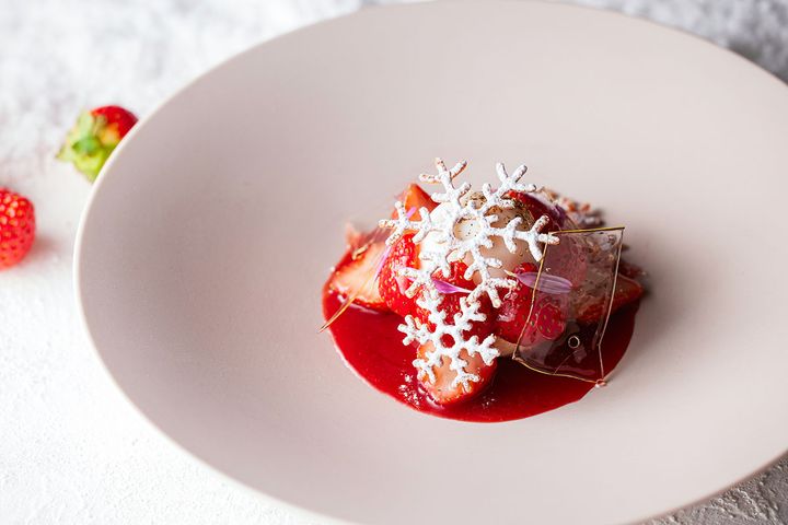 あまりんの苺ミルクスノードームパフェ ※プレミアムプラン限定