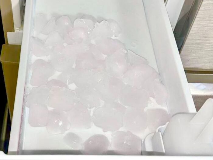 冷蔵庫の「製氷機」のお手入れ、忘れてない？簡単にお掃除できるアイテムがあるんです♪