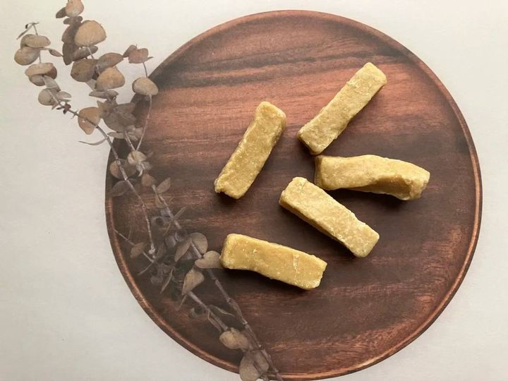 DAISO(ダイソー)：札幌第一製菓 三温糖きなこねじり 45g