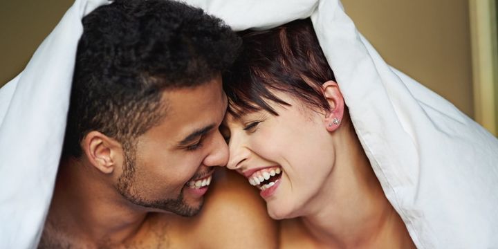下ネタを笑い合えるカップルほど満足度が高い――下ネタを科学する研究