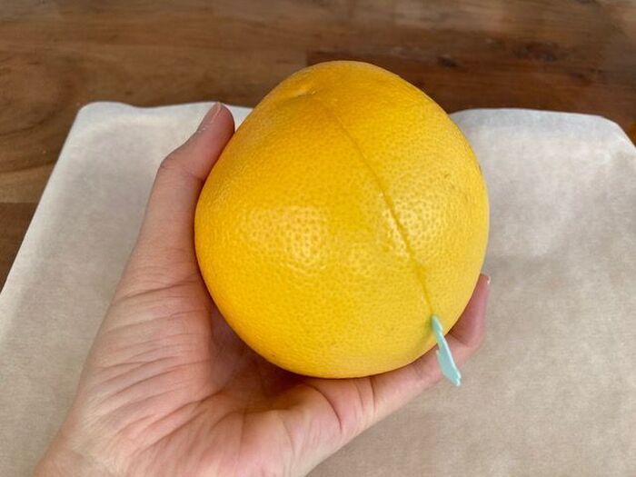 パン袋の『留め具』をカット！→便利グッズとして生まれ変わる！？意外な使い道をチェック