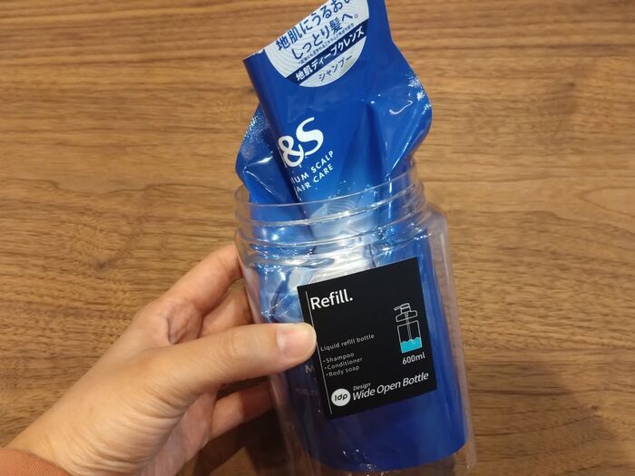 シャンプーの詰替えが秒速で終わる！〈ダイソー広口ボトル〉がホントに優秀すぎました。