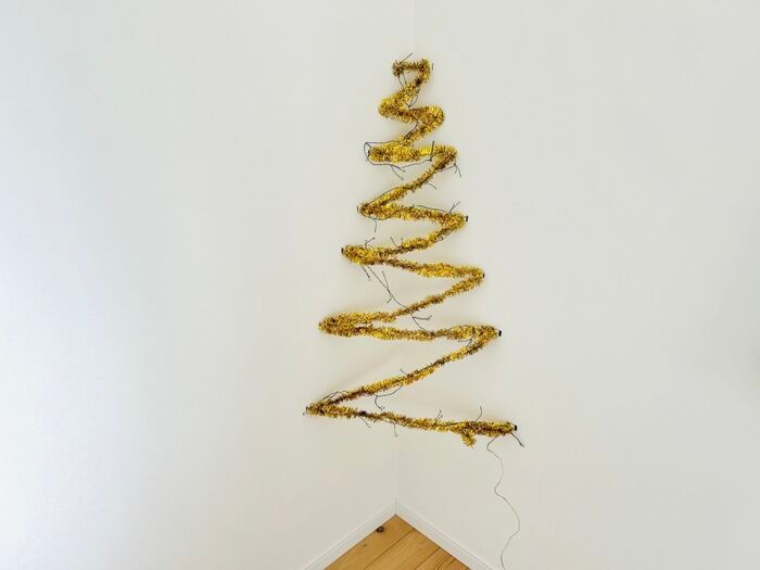 低予算＆省スペースで完成♡シンプルおしゃれなクリスマスツリーができちゃった！